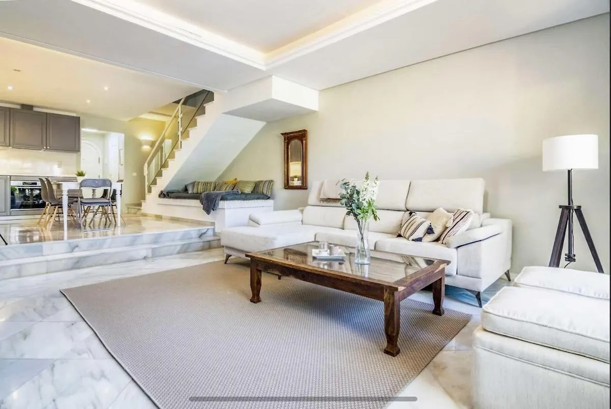 Fantastic Townhouse Aloha Na contacts